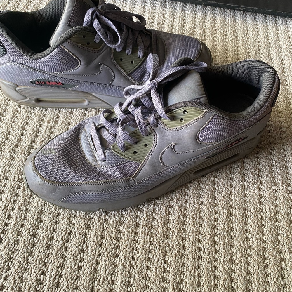 Nike Air Max 90 Gray Athletic Shoes
